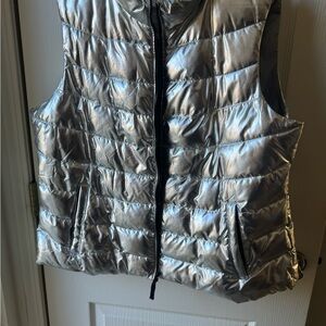GAP Metallic Silver Women's Vest. New without tags! Never worn.